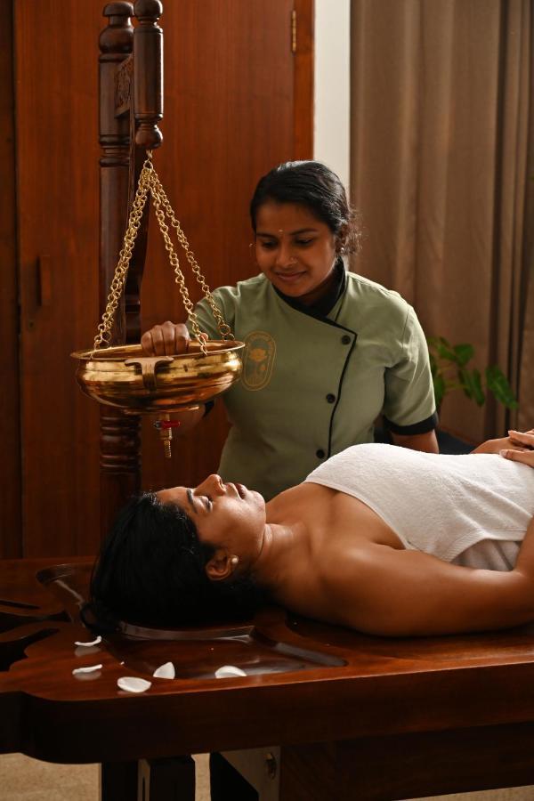 The Sacred Lotus Ayurveda Wellness Retreat Hotel Kochi Екстериор снимка